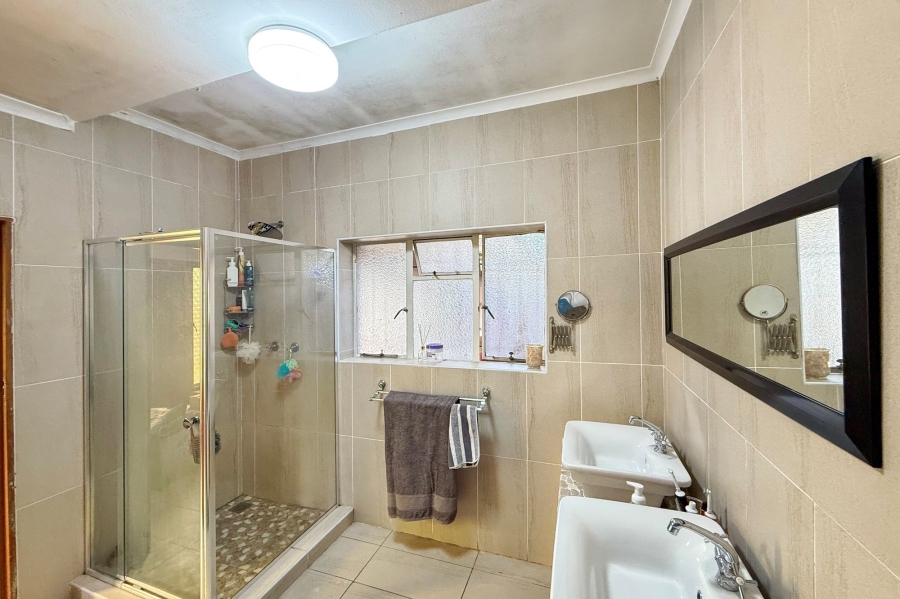 4 Bedroom Property for Sale in Bothasig Western Cape